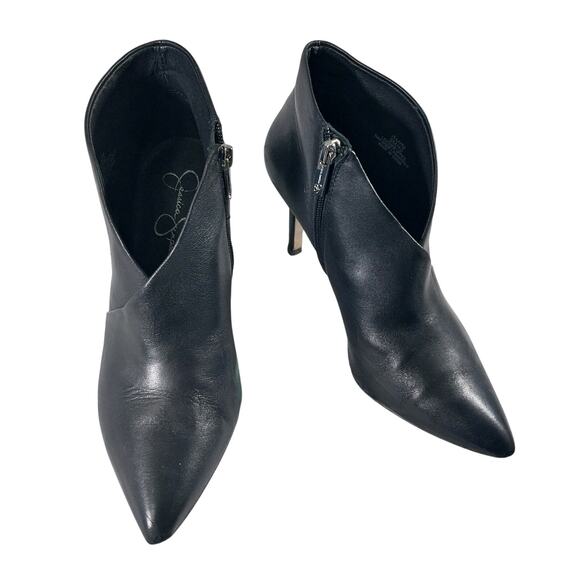 JESSICA SIMPSON! BLACK GENUINE LEATHER CRISS CROSS DEEP V FRONT BOOTS! SZ 9M - Picture 2 of 11